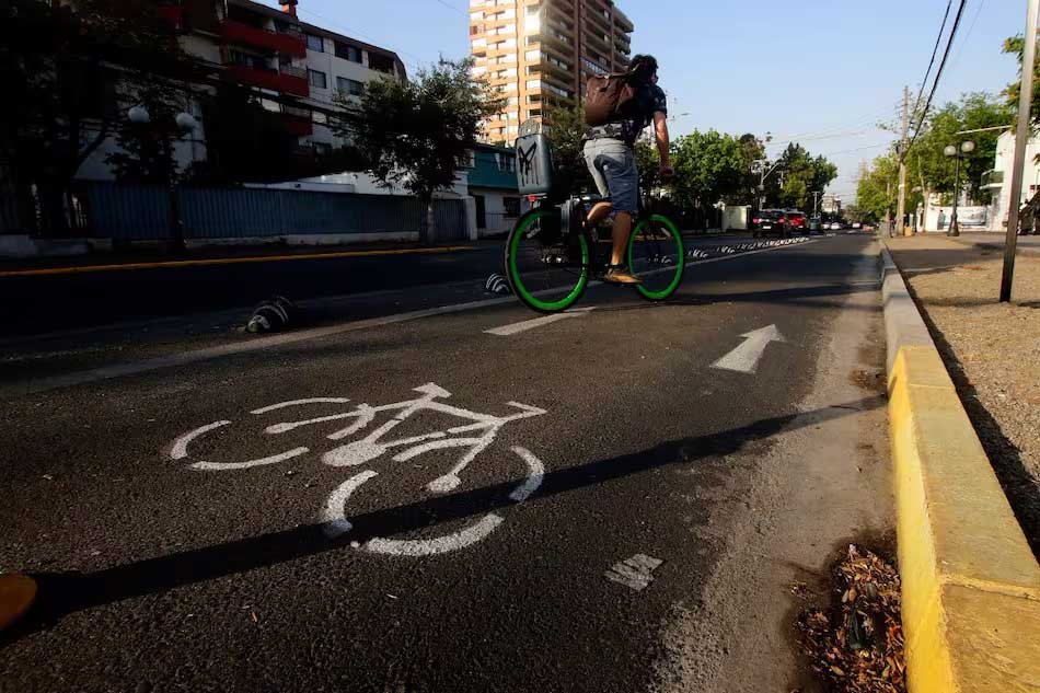 ¿Vas en bicicleta a todas partes? Conoce la página para ver que ciclovías existen en la Región Metropolitana